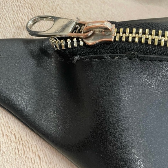 Fanny Pack Black - Picture 7 of 9